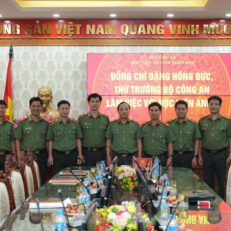 Đồng chí Thiếu tướng Đặng Hồng Đức - Uỷ viên Trung ương Đảng, Thứ trưởng Bộ Công an đến thăm và làm việc với Học viện An ninh nhân dân, năm 2025