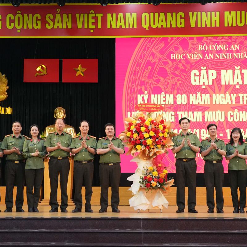 Gặp mặt kỷ niệm 80 năm Ngày truyền thống lực lượng Tham mưu Công an nhân dân