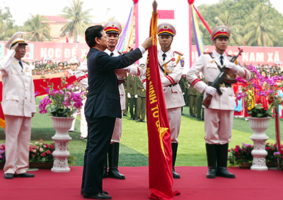 285 TTg gan huan chuogn Sao vang len la co truyen thong cua luc luong