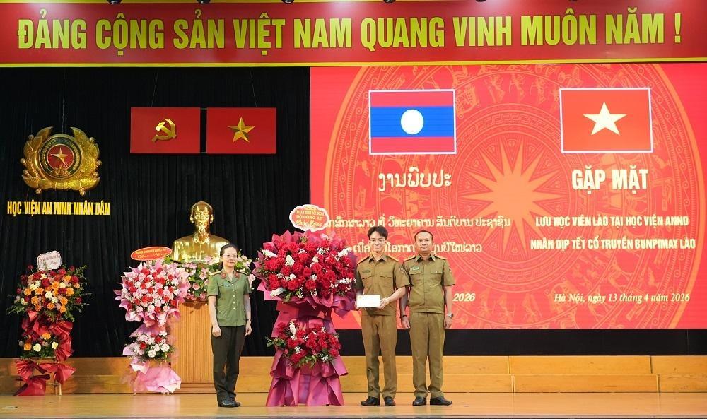 Học viện An ninh nhân dân tổ chức buổi gặp mặt, chúc Tết lưu học viên Lào nhân dịp Tết cổ truyền Bunpimay năm 2026
