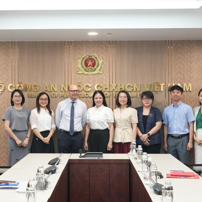 Học viện An ninh nhân dân làm việc với Văn phòng tiếng Anh khu vực thuộc Đại sứ quán Hoa Kỳ tại Việt Nam