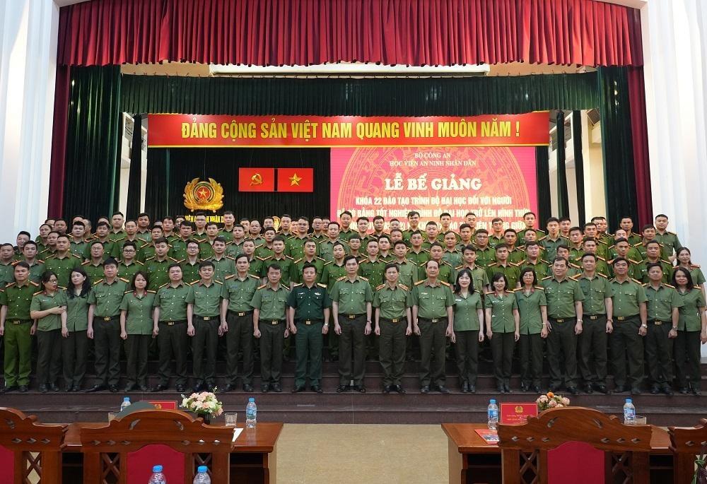 Học viện An ninh nhân dân tổ chức Lễ Bế giảng Khóa VB2K22 và LT12 - VLVH