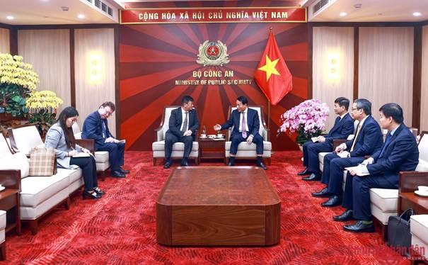 Bộ trưởng Lương Tam Quang tiếp Đại sứ Mông Cổ tại Việt Nam -0