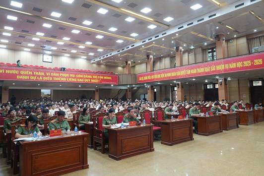 Bế giảng Khoá Cao học 32 tại Học viện An ninh nhân dân