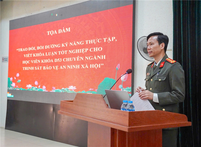 Khoa An ninh nội địa tổ chức tọa đàm trao đổi, bồi dưỡng kỹ năng thực tập và viết khóa luận tốt nghiệp cho học viên chuyên ngành Khóa D53