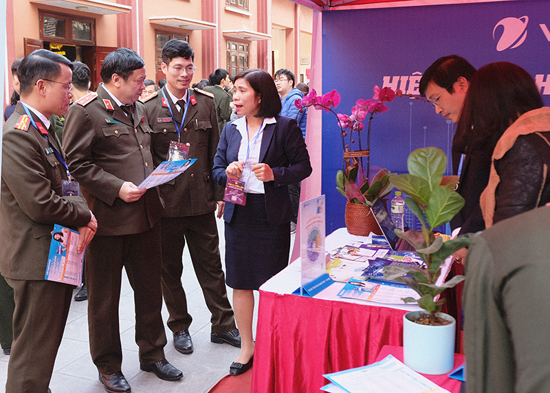 https://hvannd.bocongan.gov.vn/Content/Uploads/5a4e69f2-d0fd-46ea-9b06-567275e7e11cimage-20221223133124-18.jpeg