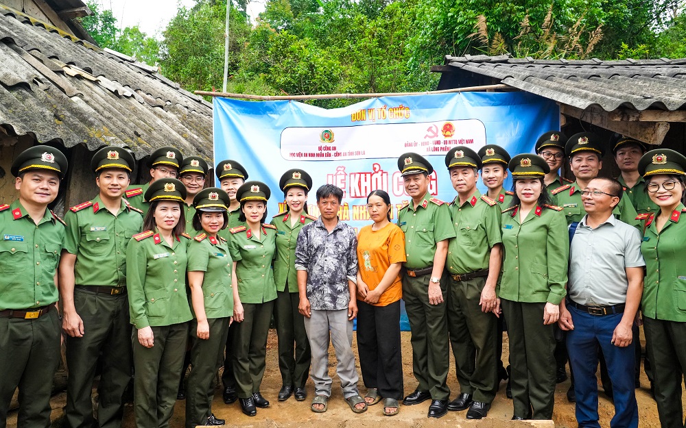 Hỗ trợ kinh phí, chung tay xóa nhà tạm cho người dân nghèo tại xã Lóng Phiêng, tỉnh Sơn La