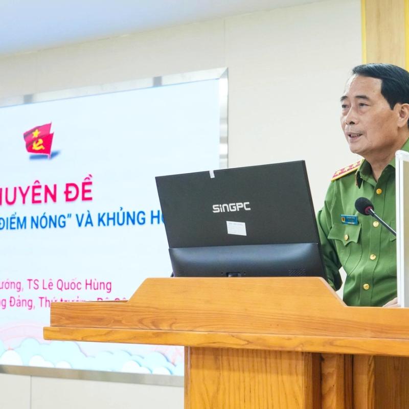 Thượng tướng Lê Quốc Hùng - Thứ trưởng Bộ Công an dự và giảng dạy lớp bồi dưỡng cập nhật kiến thức mới, kiến thức nâng cao cho cục trưởng, giám đốc và tương đương năm 2026