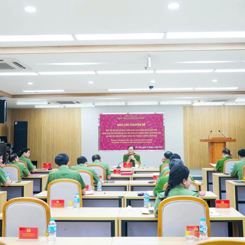 Thượng tướng Nguyễn Văn Long - Thứ trưởng Bộ Công an giảng dạy lớp Bồi dưỡng cập nhật kiến thức mới, kiến thức nâng cao cho cục trưởng, giám đốc và tương đương năm 2026
