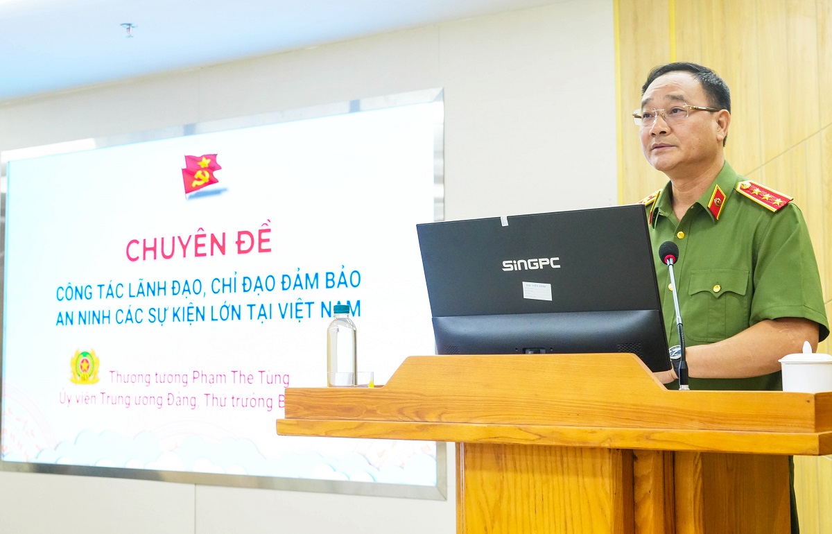 Thượng tướng Phạm Thế Tùng, Thứ trưởng Bộ Công an giảng dạy lớp Bồi dưỡng cập nhật kiến thức mới, kiến thức nâng cao cho cục trưởng, giám đốc và tương đương năm 2026