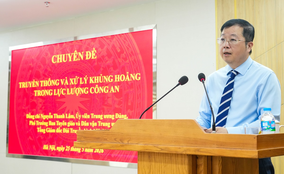 Đồng chí Nguyễn Thanh Lâm - Uỷ viên Trung ương Đảng, Tổng Giám đốc Đài Truyền hình Việt Nam truyền đạt chuyên đề tại Học viện An ninh nhân dân