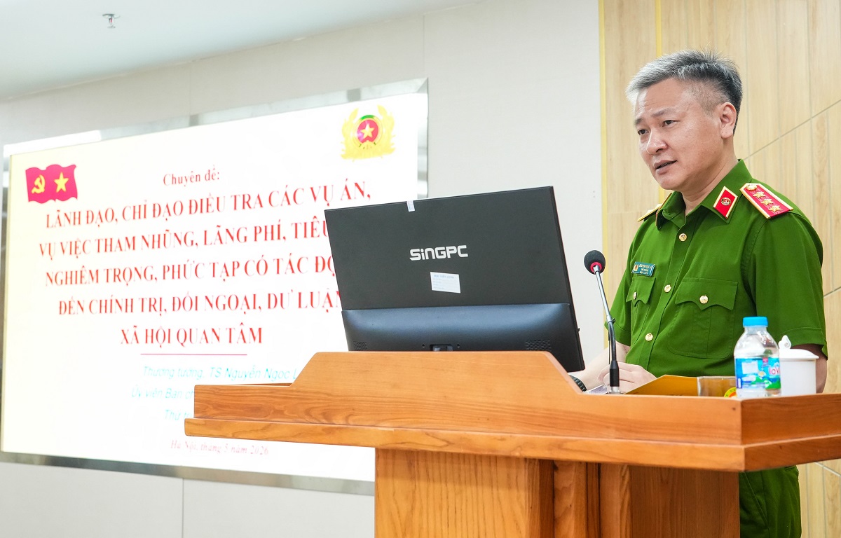 Thượng tướng Nguyễn Ngọc Lâm - Uỷ viên Trung ương Đảng, Thứ trưởng Bộ Công an giảng dạy lớp Bồi dưỡng cập nhật kiến thức mới, kiến thức nâng cao cho cục trưởng, giám đốc và tương đương năm 2026